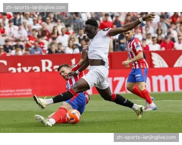 瓦伦西亚青年军客场逼平塞维利亚 防守纪律性提升